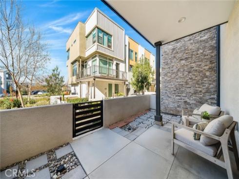 174 Sawbuck , Irvine, CA