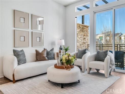 174 Sawbuck , Irvine, CA