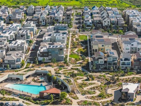 174 Sawbuck , Irvine, CA