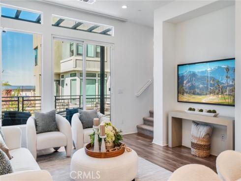 174 Sawbuck , Irvine, CA