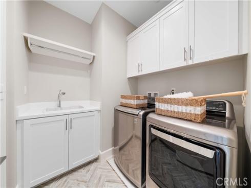 103  Sky Hts  , Irvine, CA