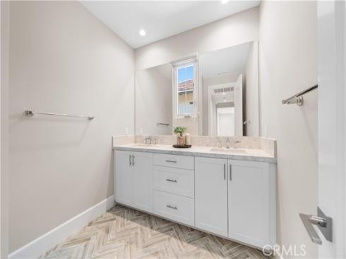 103  Sky Hts  , Irvine, CA