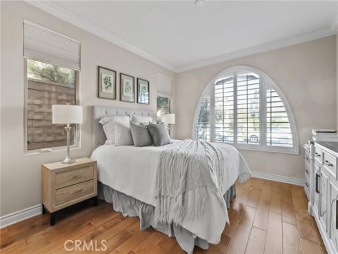 10 Shadybend , Irvine, CA