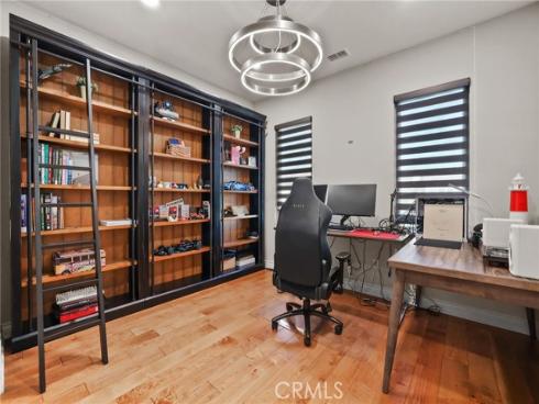 10 Shadybend , Irvine, CA