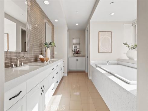 10 Shadybend , Irvine, CA