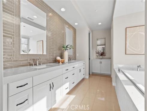 10 Shadybend , Irvine, CA