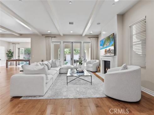 10 Shadybend , Irvine, CA