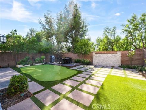 10 Shadybend , Irvine, CA