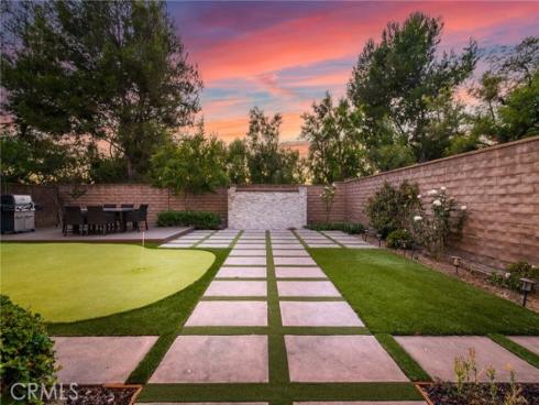 10 Shadybend , Irvine, CA