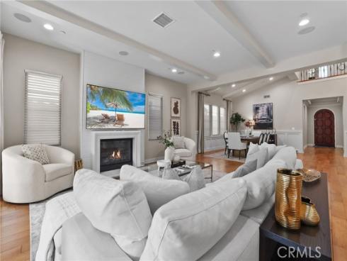 10 Shadybend , Irvine, CA