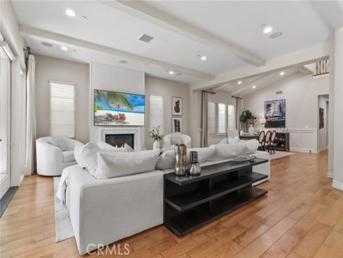 10 Shadybend , Irvine, CA