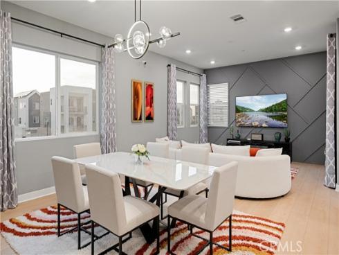 195  Sash  , Irvine, CA