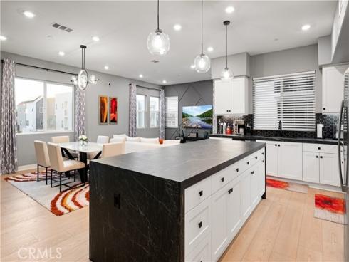 195  Sash  , Irvine, CA