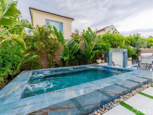 244  Coal Mine  , Irvine, CA