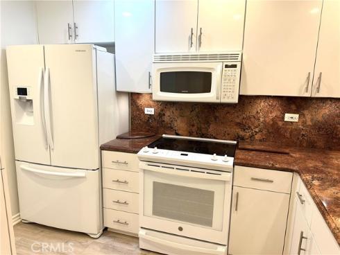 2243  Martin  117 , Irvine, CA