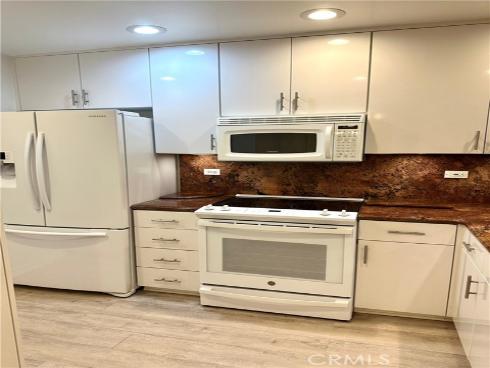 2243  Martin  117 , Irvine, CA