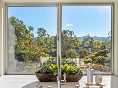 22 Delphinus , Irvine, CA