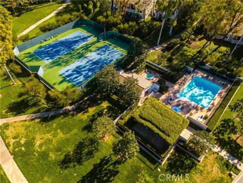 1 Falling Leaf , Irvine, CA