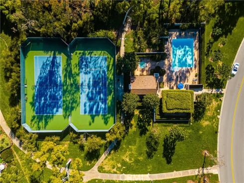 1 Falling Leaf , Irvine, CA