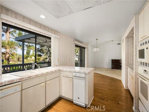 1 Falling Leaf , Irvine, CA