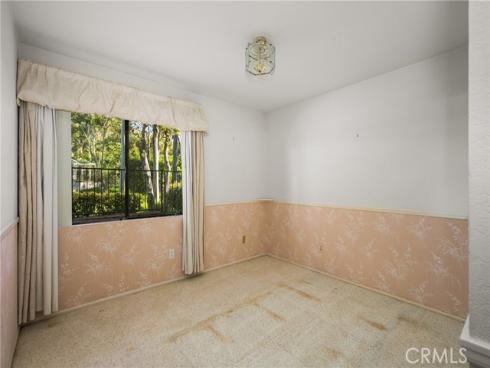 1 Falling Leaf , Irvine, CA