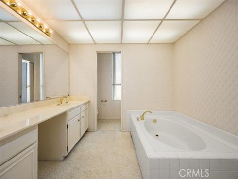 1 Falling Leaf , Irvine, CA