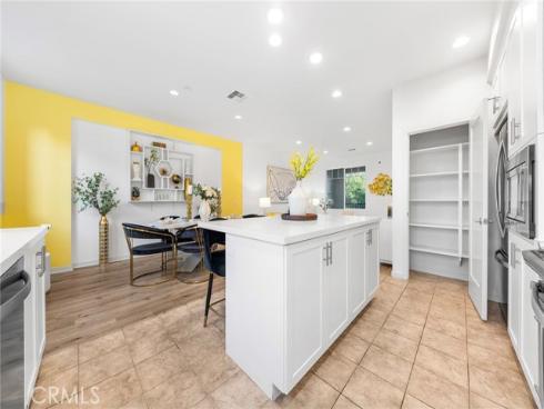 284 Novel , Irvine, CA