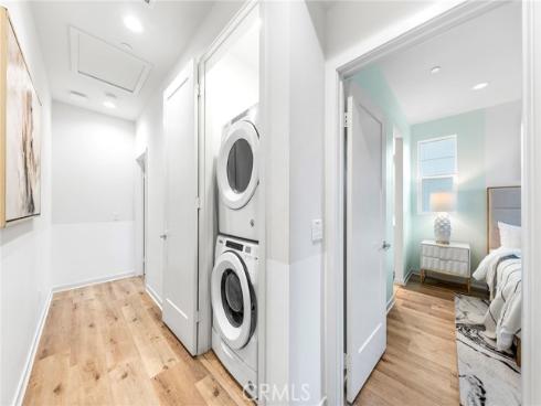 284 Novel , Irvine, CA