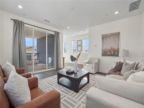 140 Yugen , Irvine, CA