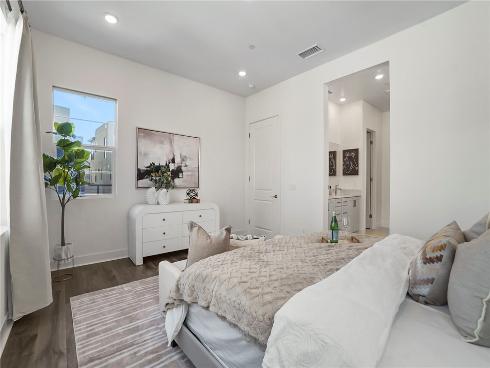 140 Yugen , Irvine, CA