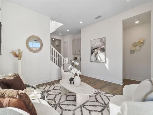 140 Yugen , Irvine, CA