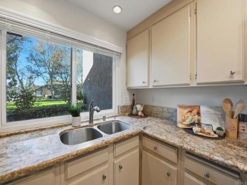 17 Cheyenne 64 , Irvine, CA