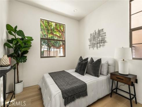 97 Twin Gables , Irvine, CA