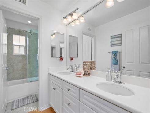 40  Waterspout  , Irvine, CA