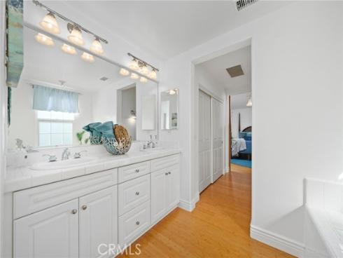 40  Waterspout  , Irvine, CA