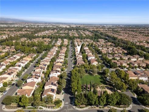 40  Waterspout  , Irvine, CA