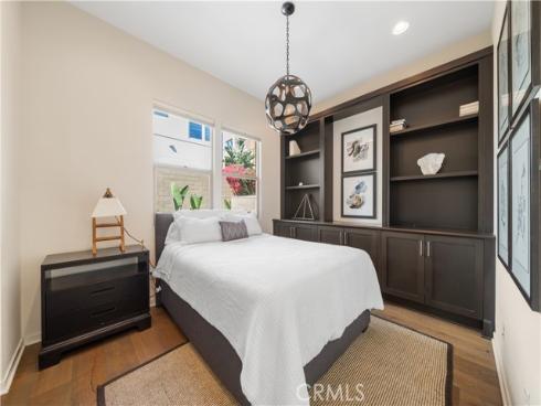 105  Newall  , Irvine, CA