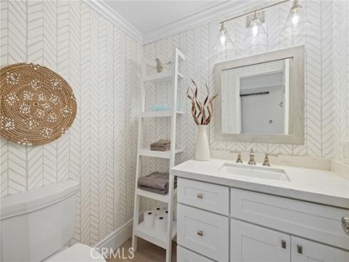 4  Rushingwind  7 , Irvine, CA