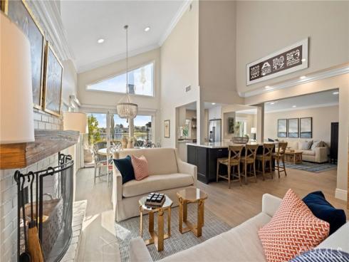 4  Rushingwind  7 , Irvine, CA