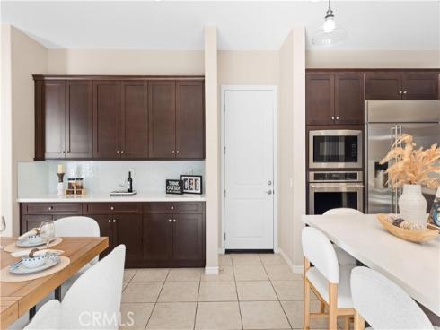 172  Newall  , Irvine, CA