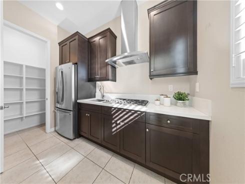 172  Newall  , Irvine, CA