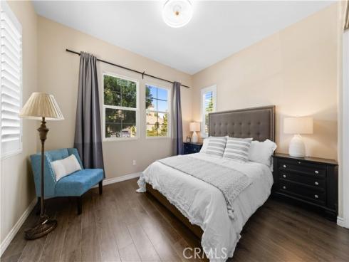 172  Newall  , Irvine, CA