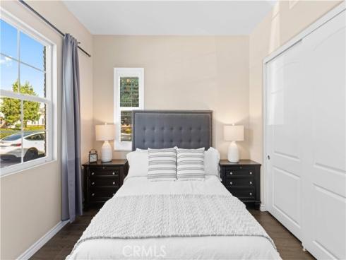 172  Newall  , Irvine, CA