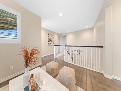 172  Newall  , Irvine, CA