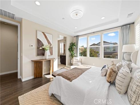 172  Newall  , Irvine, CA