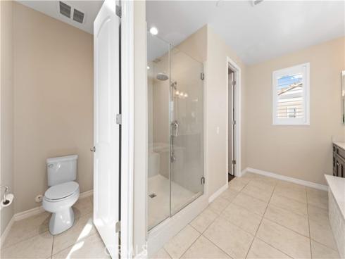 172  Newall  , Irvine, CA