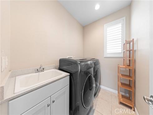 172  Newall  , Irvine, CA