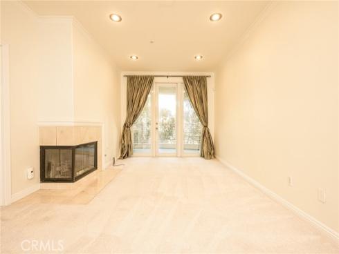 2233  Martin  311 , Irvine, CA