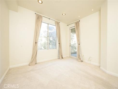 2233  Martin  311 , Irvine, CA