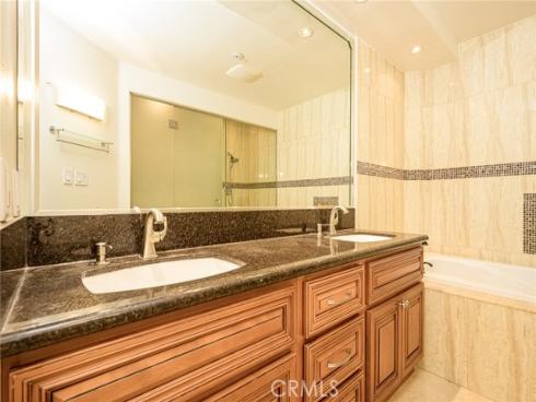 2233  Martin  311 , Irvine, CA